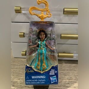 Disney Aladdin 2018 PRINCESS JASMINE 3" MINI DOLL (Blue Dress) Hasbro